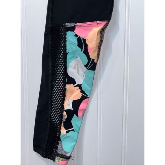 TRINA TURK Recreation Leggings Women’s Small Black / Orange Floral Athleisure - Picture 9 of 10